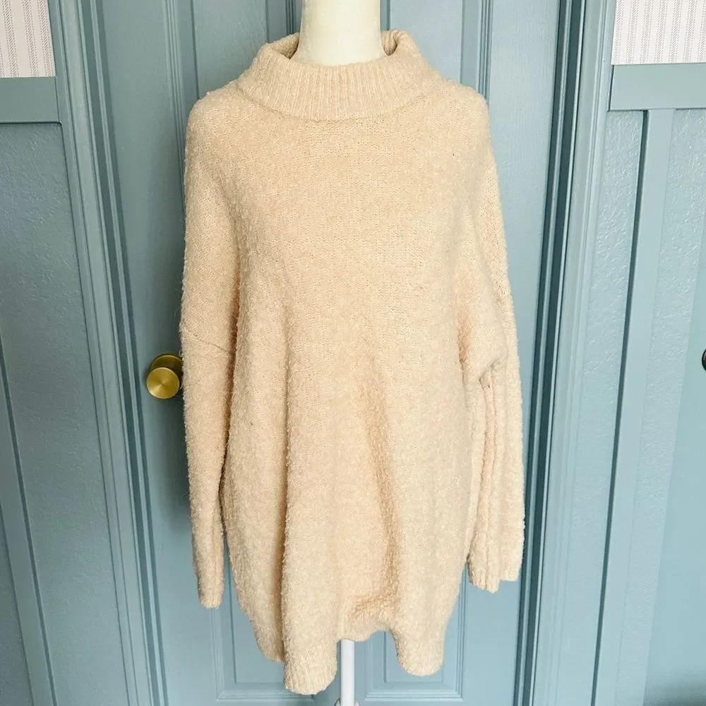 Universal Thread Oversized Chunky Boucle Teddy Mock Neck Sweater